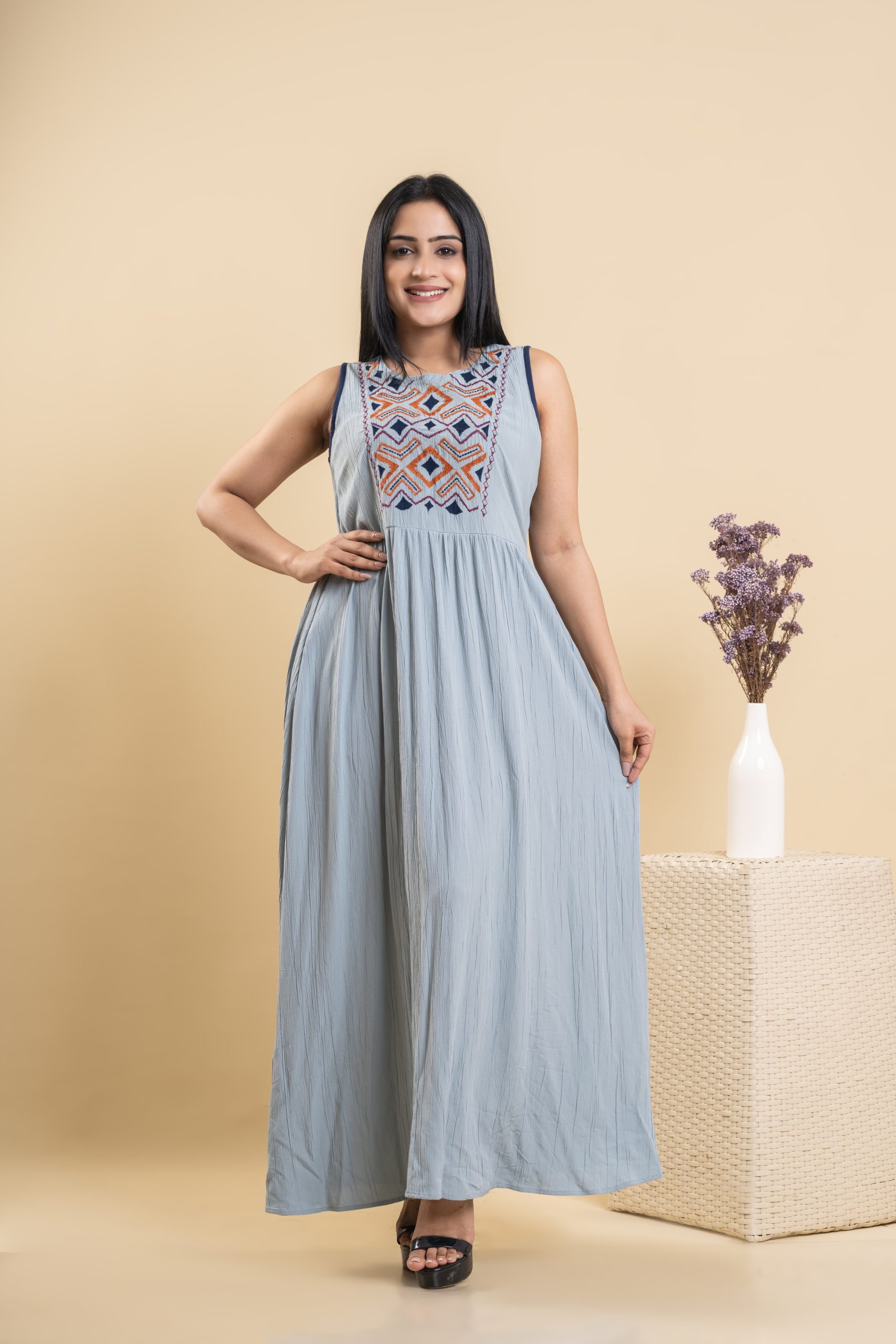 Embroidered Contrast Detailed Sleeveless Maxi Dress