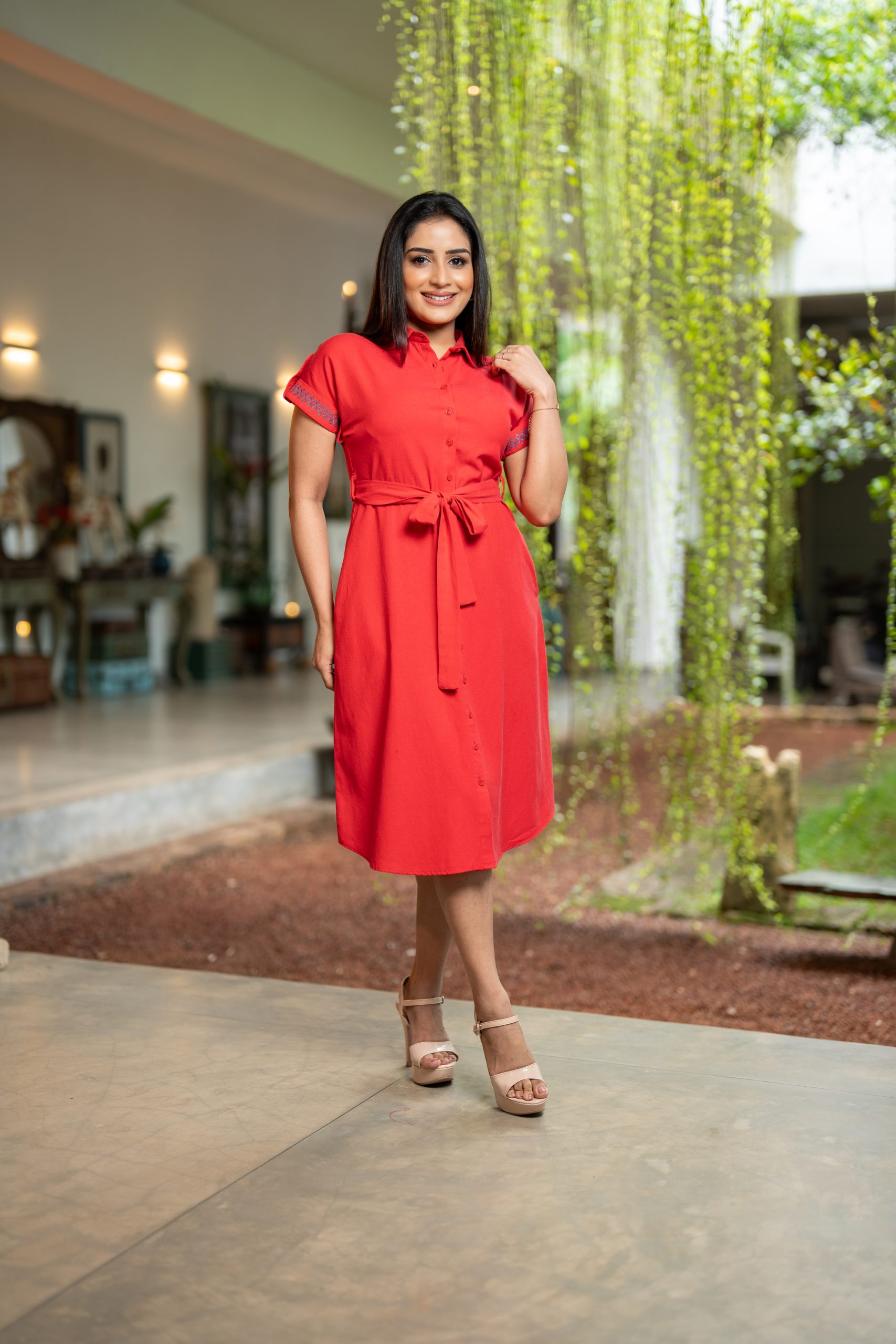 Waist Tie Up Embroidery Detailed Midi Dress - Image 3