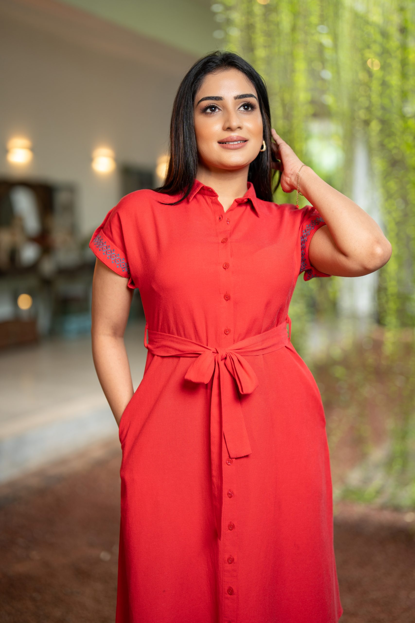 Waist Tie Up Embroidery Detailed Midi Dress - Image 4