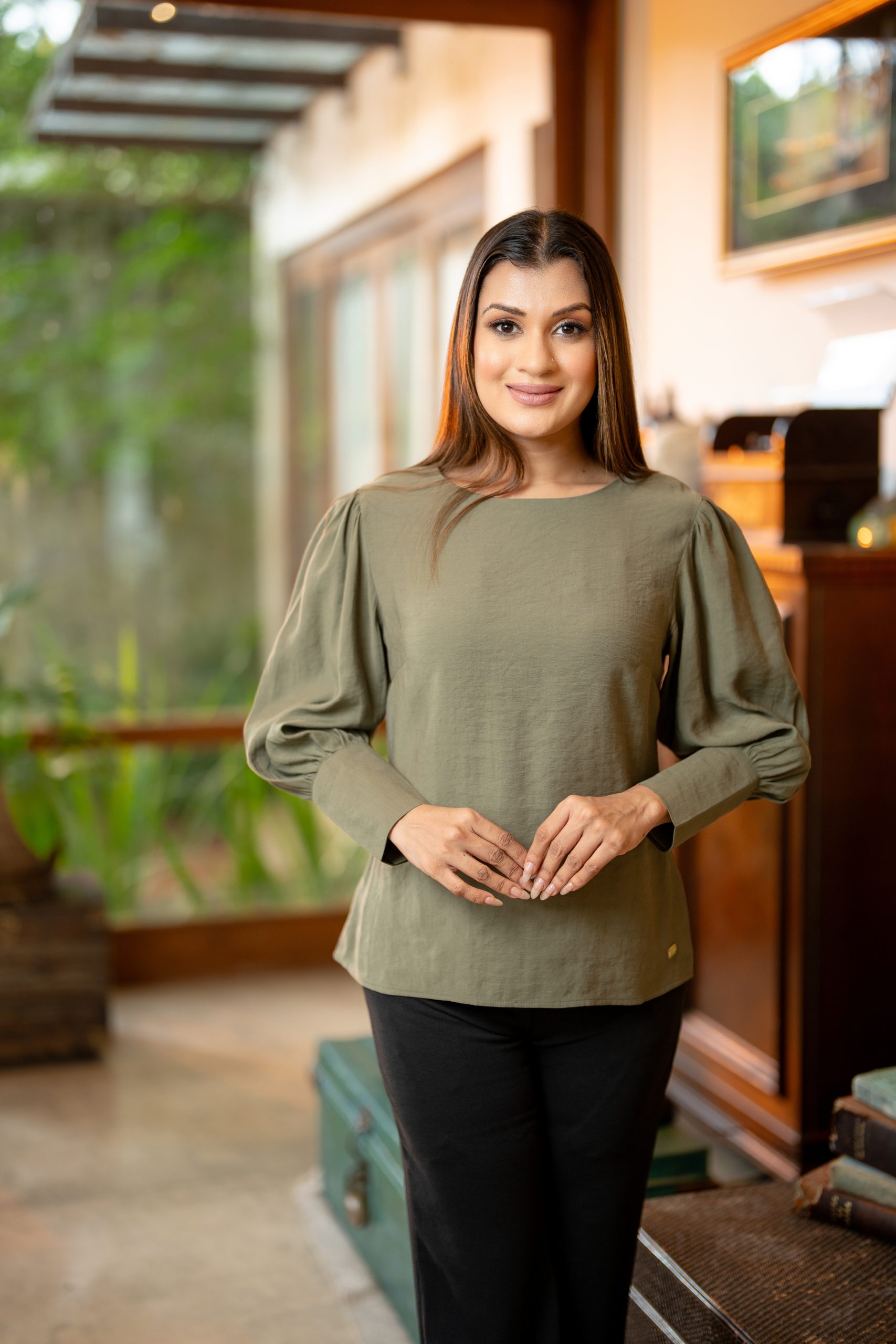 Back Button Detailed Long Sleeved Top