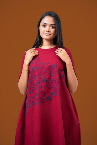 Hem Contrast Detailed Loose Fitted Embroidery Dress