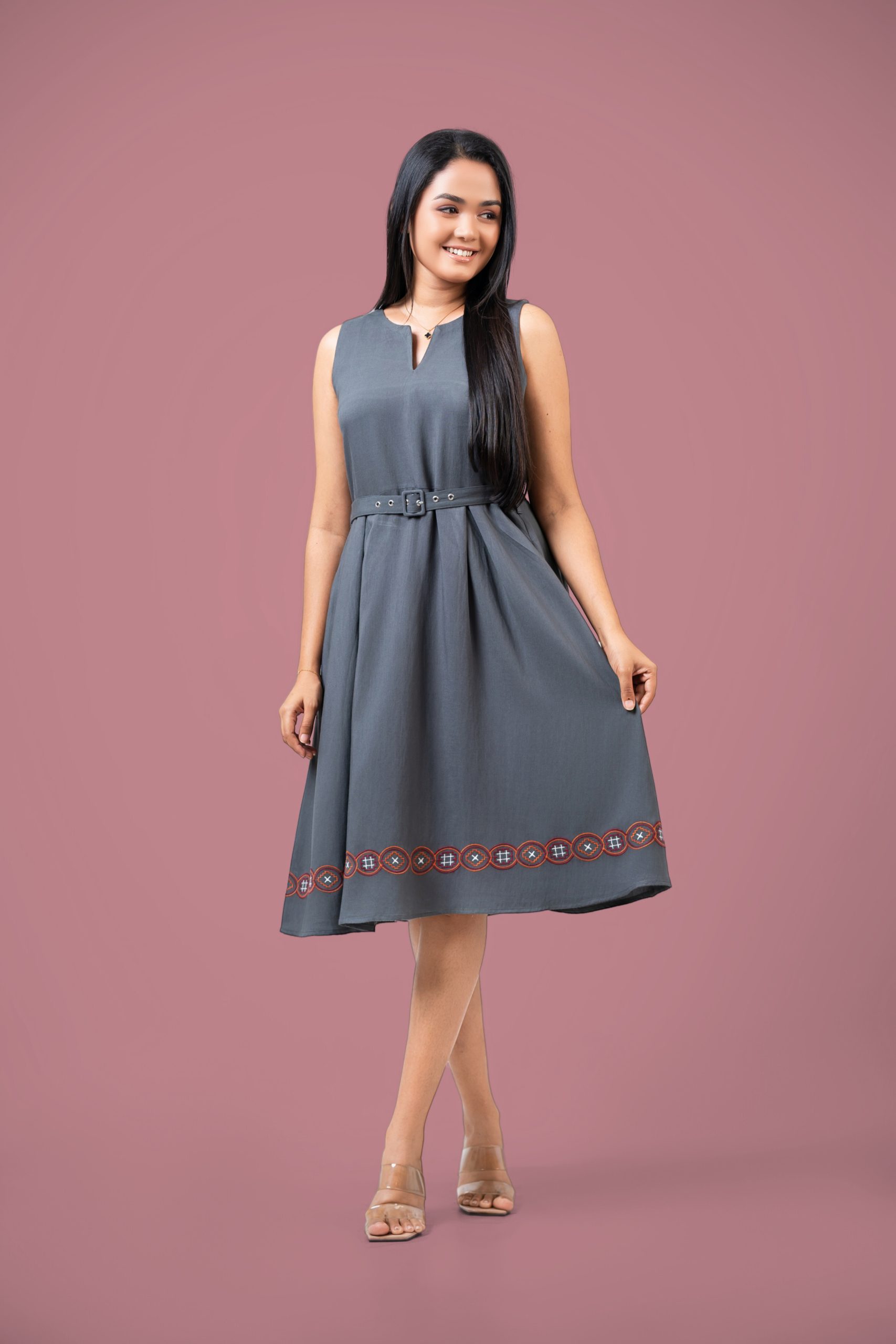 Hem Embroidered Sleeveless Short Dress - Image 4