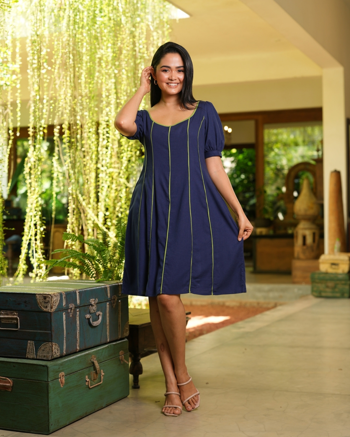 Contrast Piping Detail Puff Sleeve Short Dress - Image 3