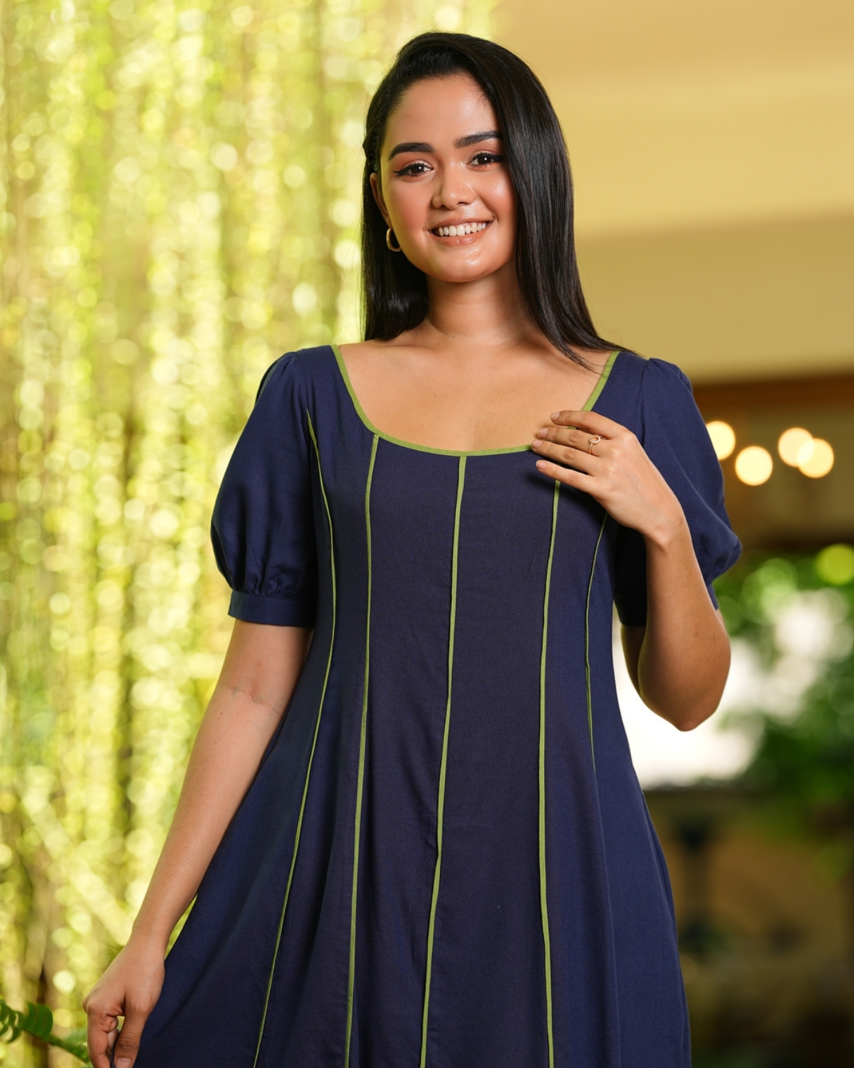 Contrast Piping Detail Puff Sleeve Short Dress