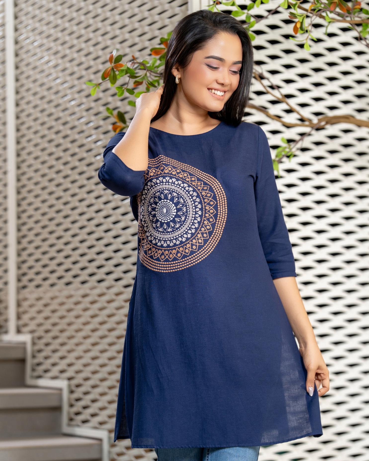 Embroidery Detail Kurta Top - Image 4