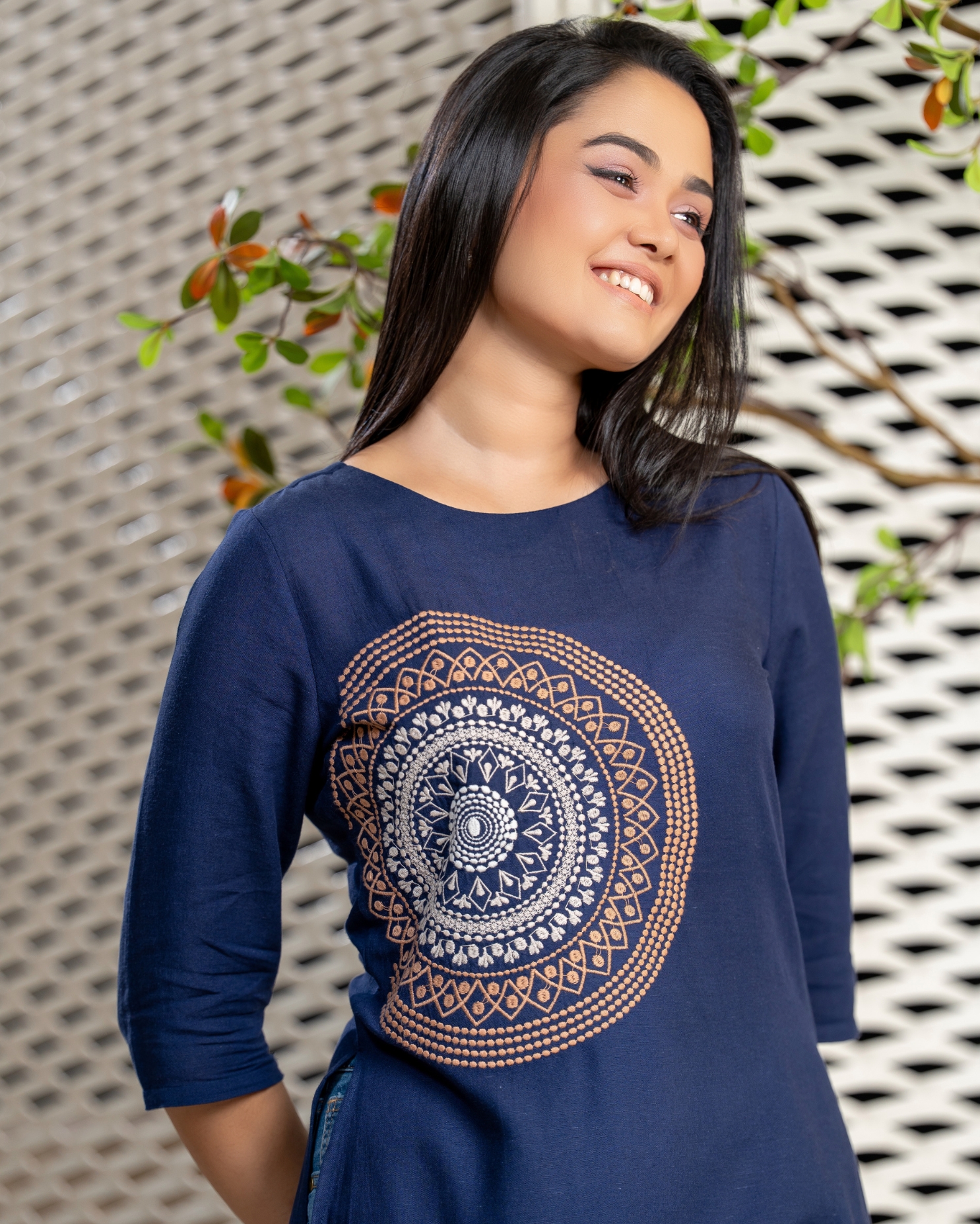 Embroidery Detail Kurta Top - Image 5