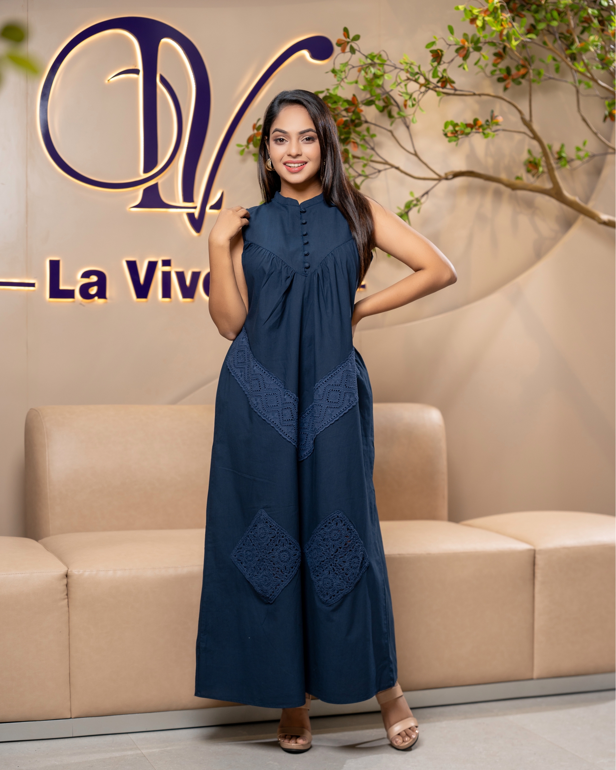 Sleeveless Lace Detail Maxi Dress - Image 2