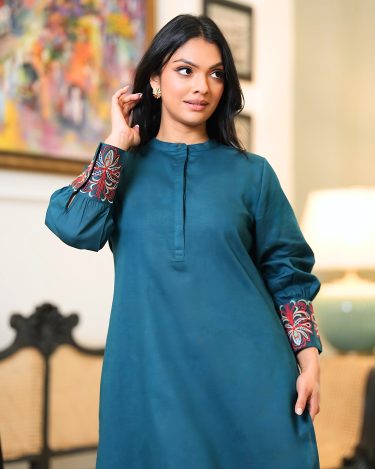 Floral Motif Embroidery Detail Kurta Top