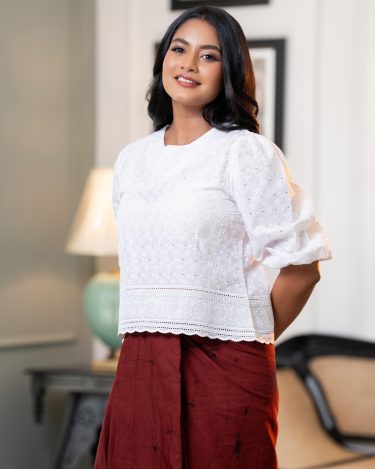 Jewel Neck Cutlawn Blouse