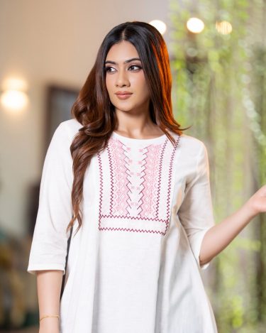Embroidered High Low Hem Detailed Kurta Top